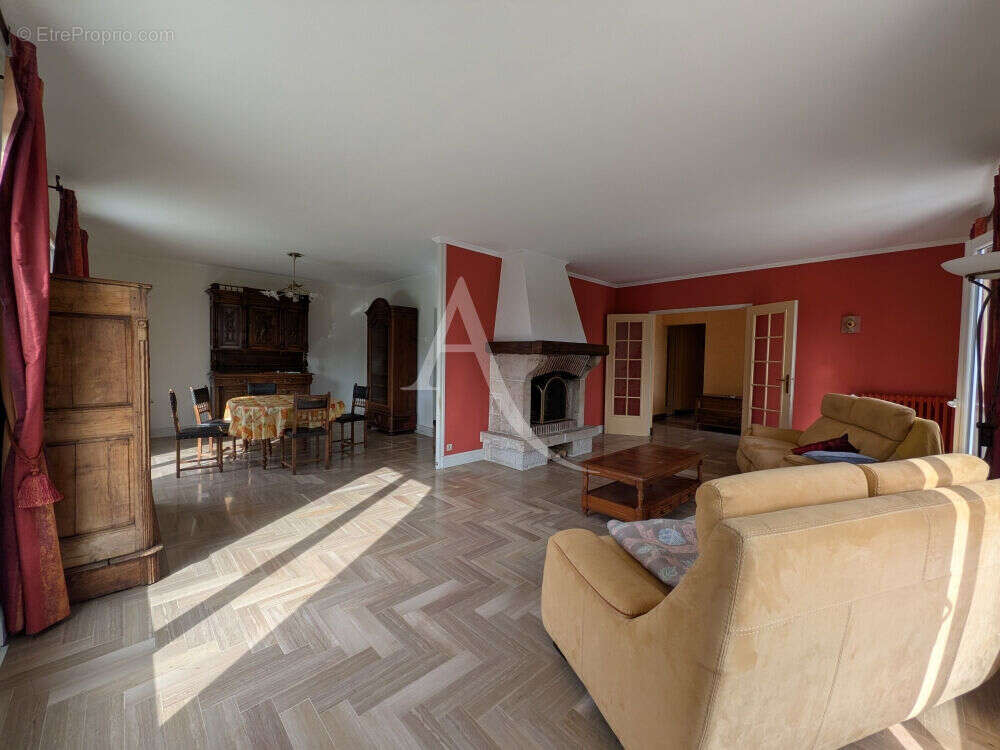 Maison à CHOUZY-SUR-CISSE