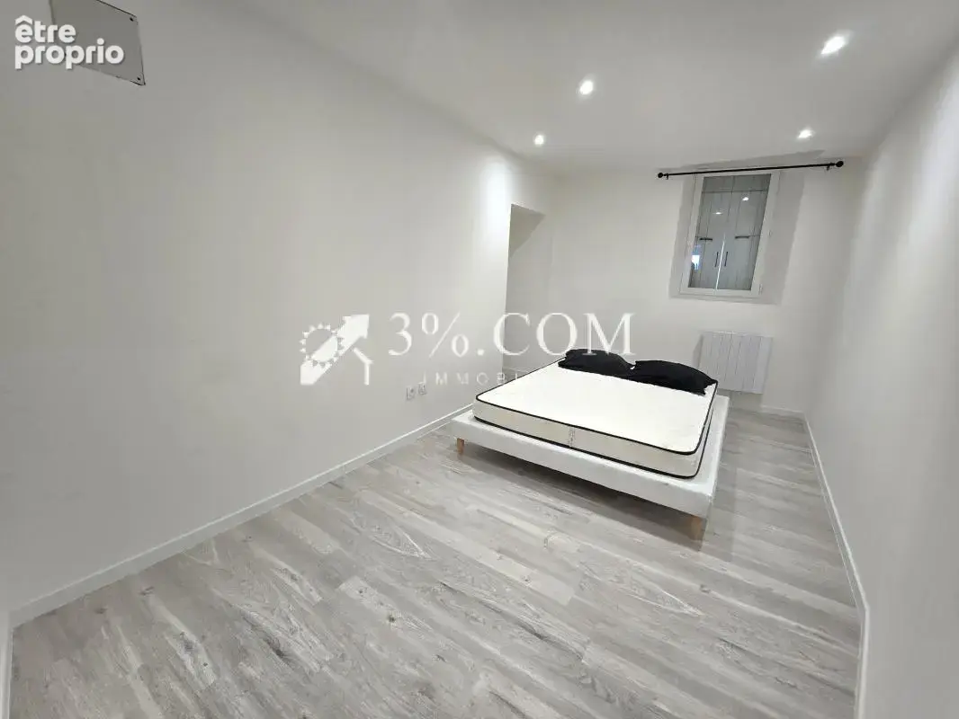 Maison en pierre rénovée de 85m2 avec petit jardin - photo 8