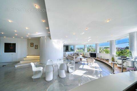 Appartement à ROQUEBRUNE-CAP-MARTIN