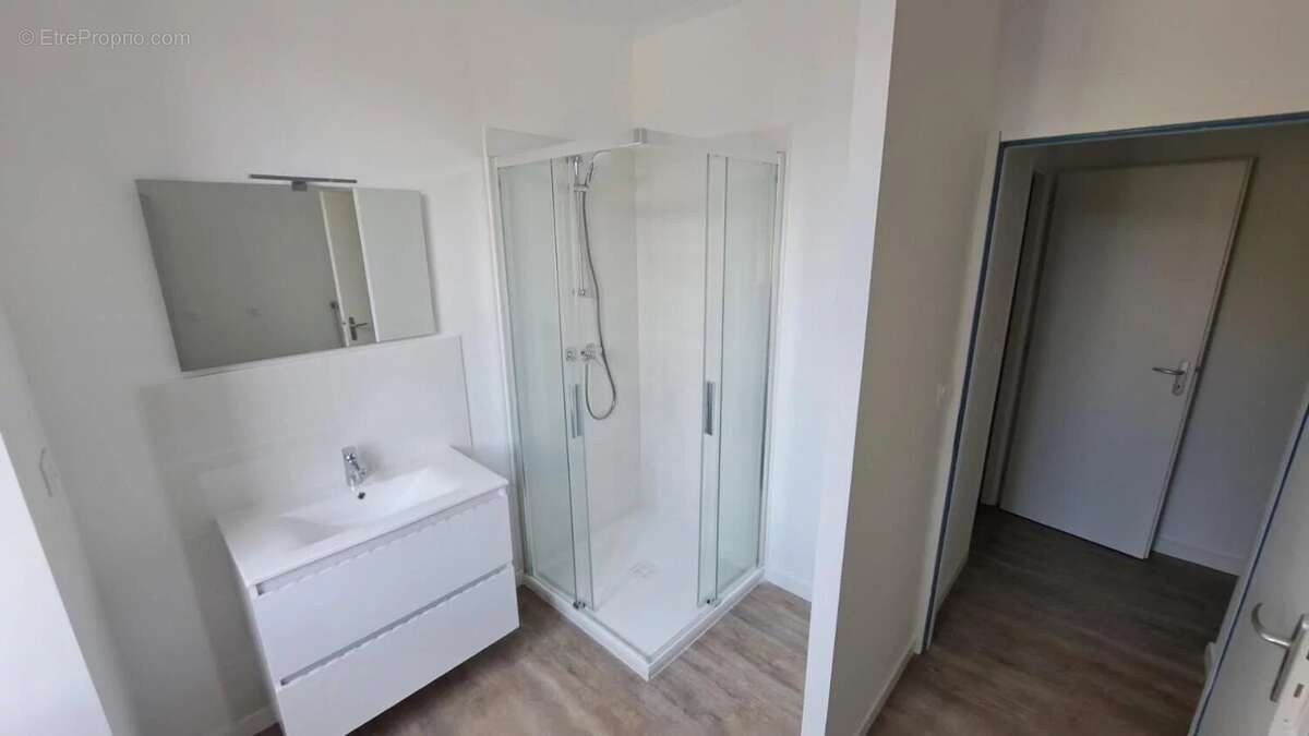 Appartement à SAINT-ETIENNE-DE-SAINT-GEOIRS