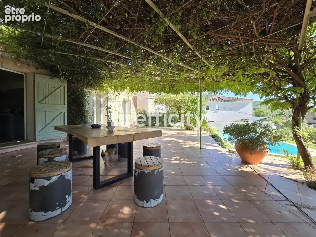 Maison 6 pièces 136 m² à vendre à Le Castellet (83330) - photo 4