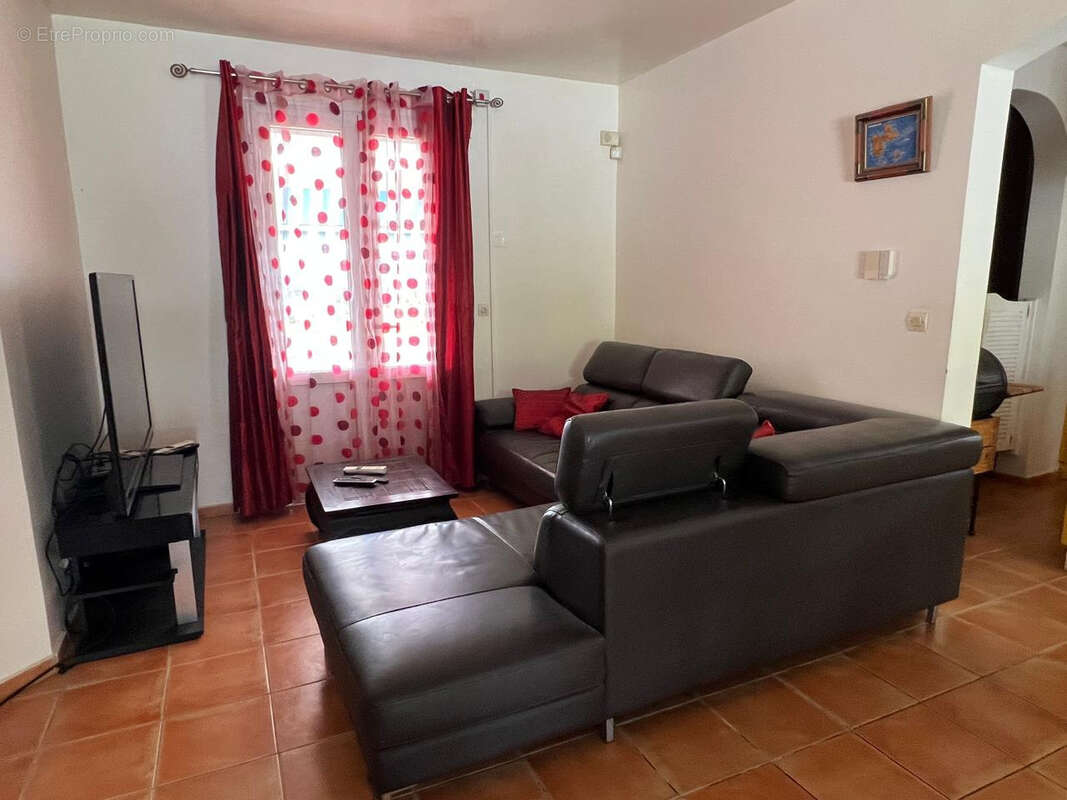 Belle villa F4-F5 à vendre à Saint-Claude avec belle vue montagne en EXCLUSIVITÉ - photo 9