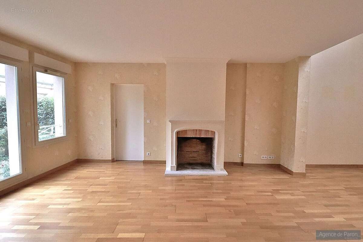 Appartement à VERRIERES-LE-BUISSON