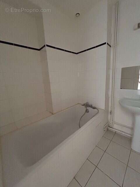 Appartement 70 m² à Saint-Etienne  - photo 2