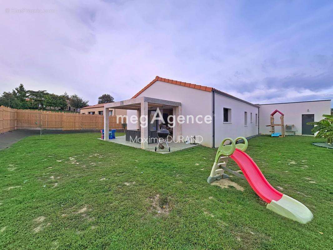 Maison à MORTAGNE-SUR-SEVRE