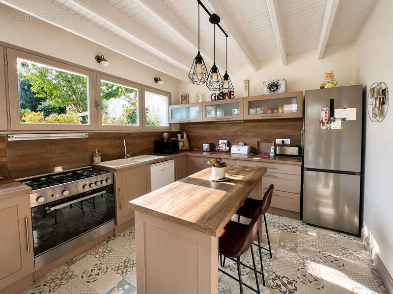Maison d'habitation 7 pièces à vendre plus trois revenus locatifs MATHA (17) - photo 6
