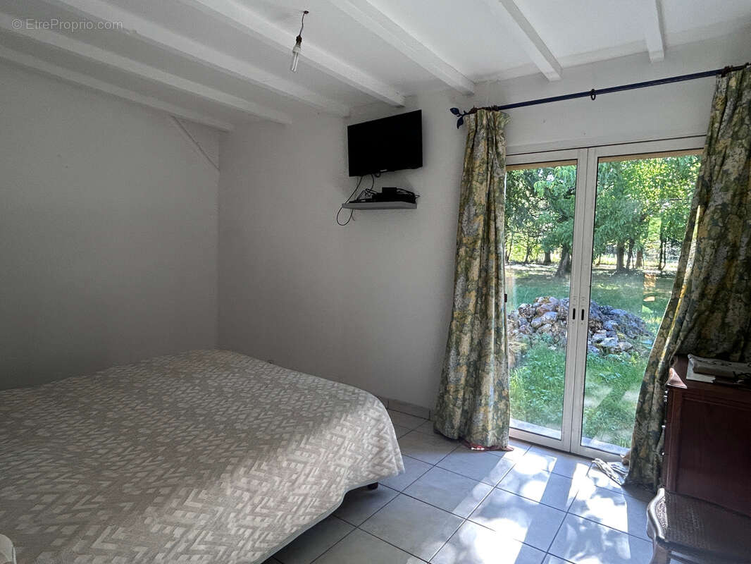 propriété située en  hameau Maison 100 m2 entièrement rénovée avec dépendances et terrain de plus d'un hectare - photo 33