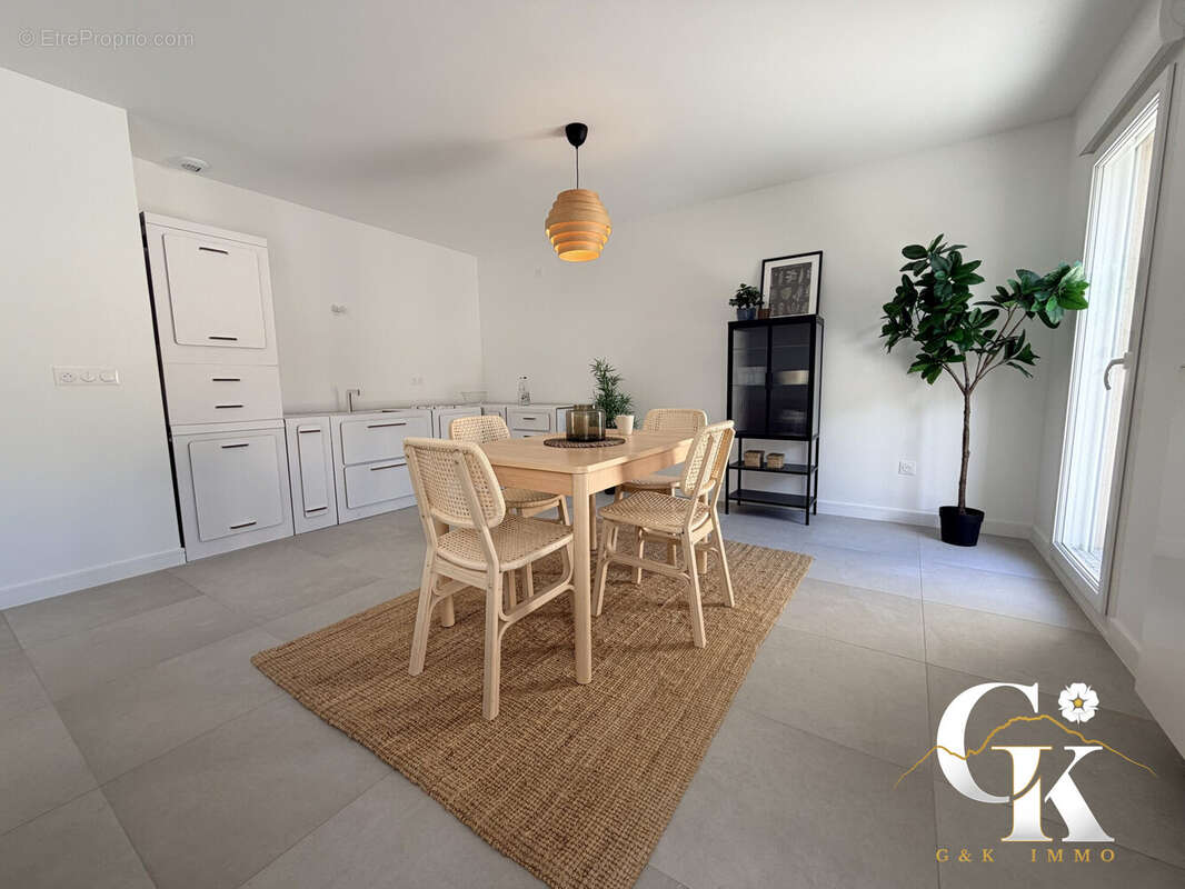 Appartement à SAINT-PAUL-DE-VARCES