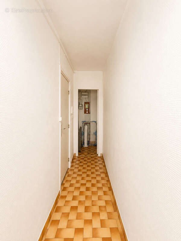 T2 34 m2   Centre-ville Saint-Étienne   38000 - photo 5