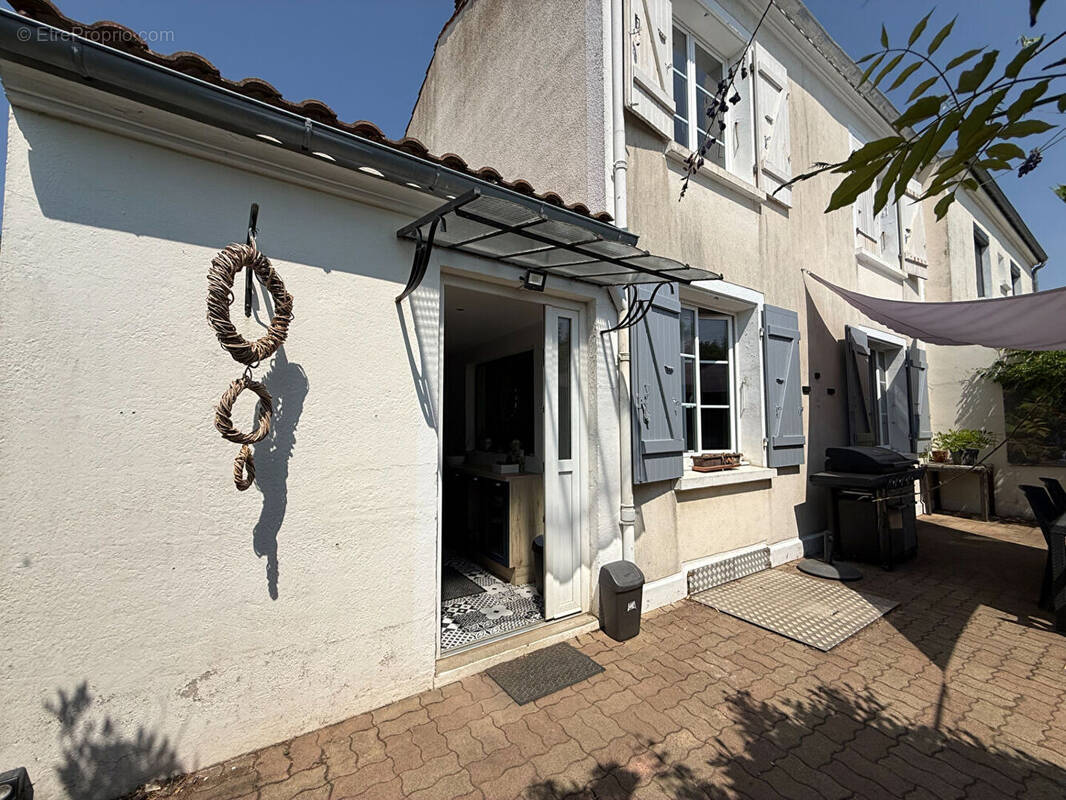 Maison à SURGERES