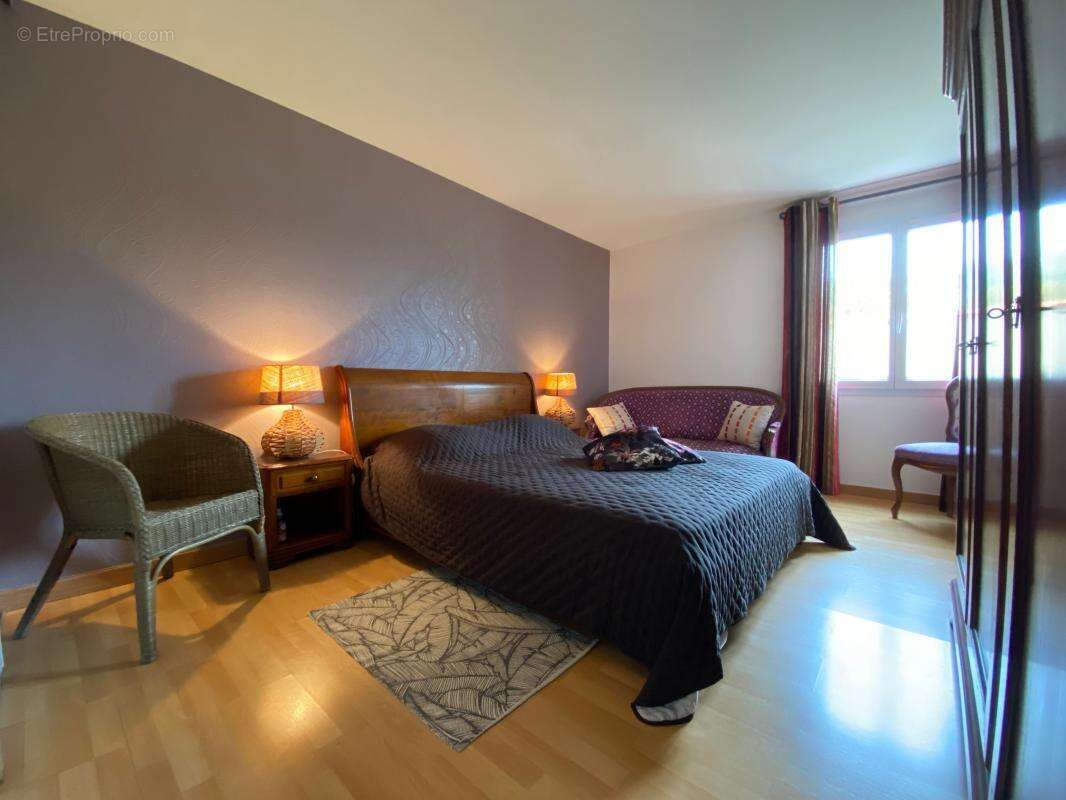 Maison à LES MATHES