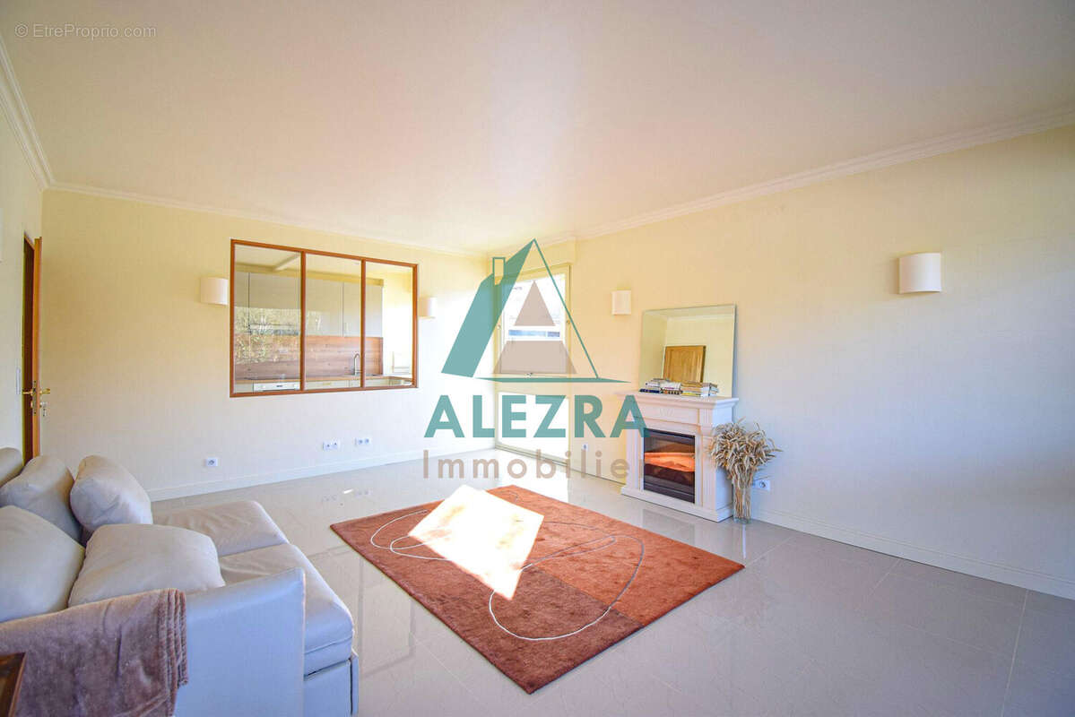 Appartement à LA CELLE-SAINT-CLOUD