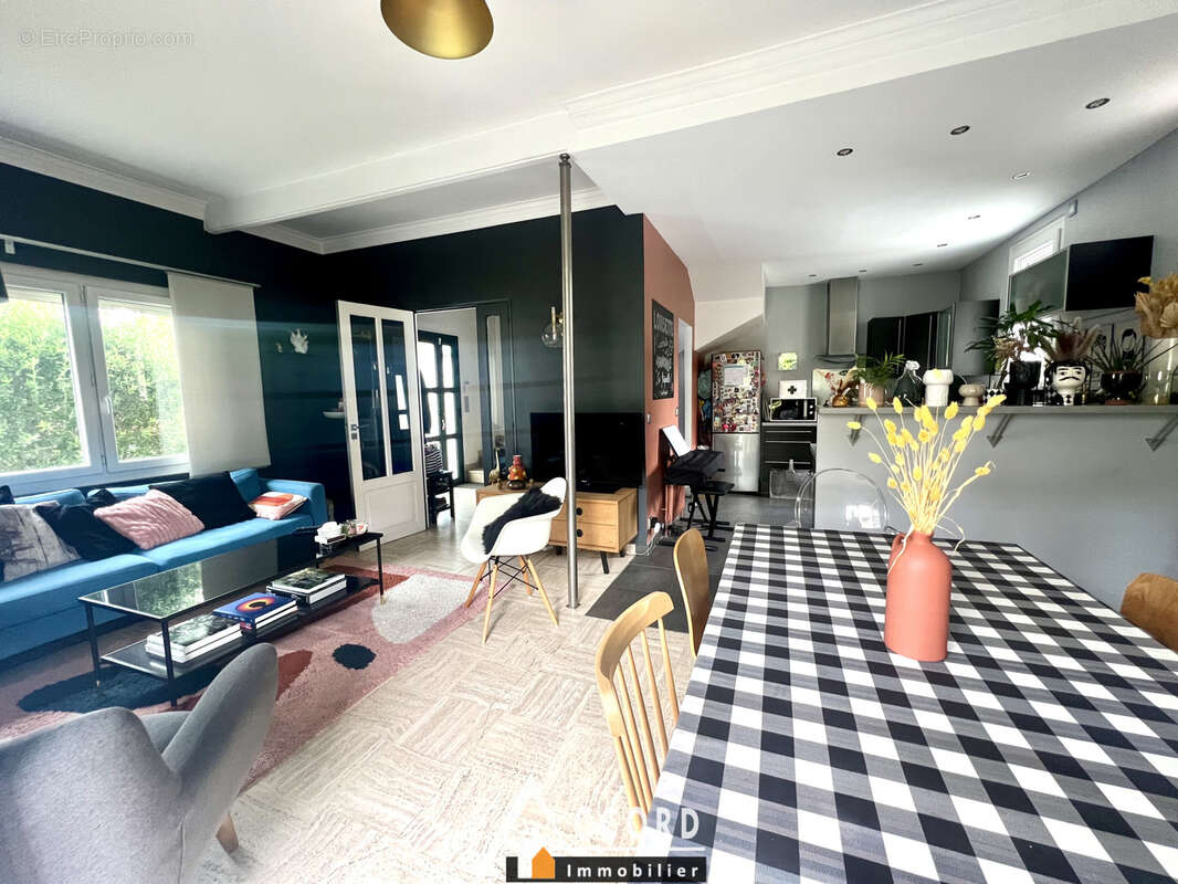 Maison à SARTROUVILLE