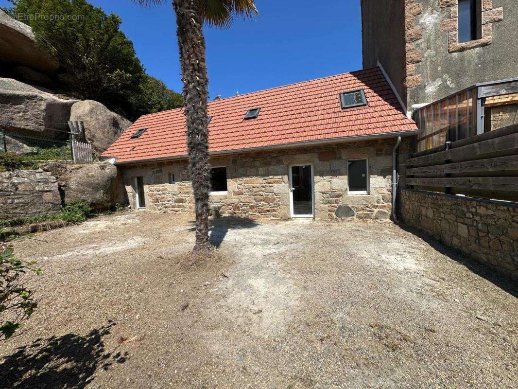 Authentique longère rénovée, cœur de Trégastel - photo 2