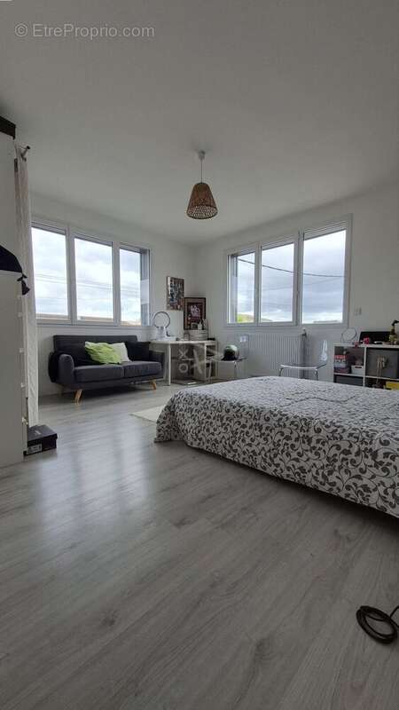 Maison familiale R+1 de 160 m²  4 chambres  Jardin avec espace BBQ et abri - photo 10