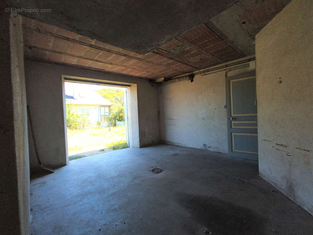 Maison à MONCEAUX-SUR-DORDOGNE