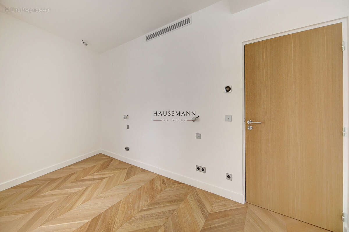 Appartement à NEUILLY-SUR-SEINE