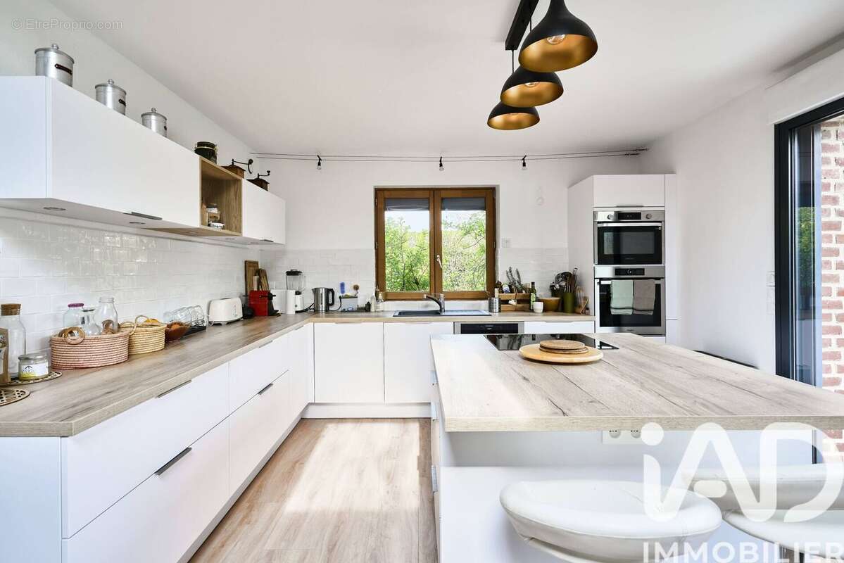 Maison 230 m² à Sameon  - photo 2
