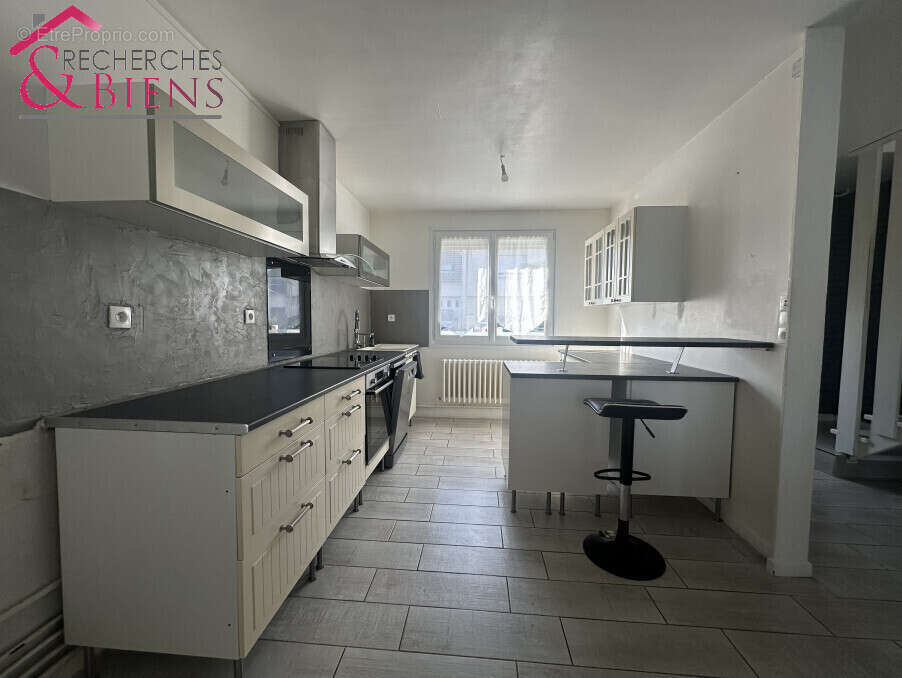 Maison à EQUEURDREVILLE-HAINNEVILLE