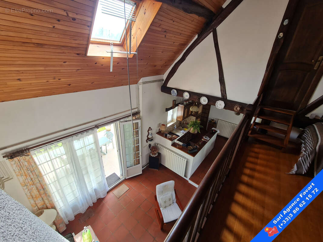 Maison à LA CELLE-SAINT-CYR