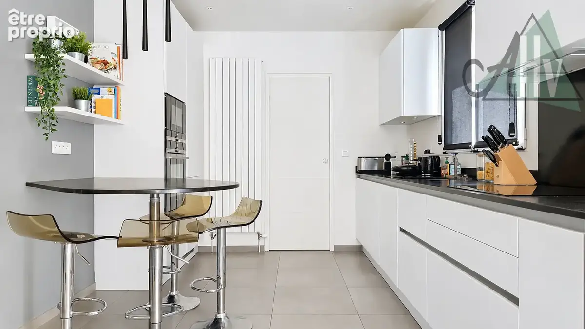 Maison familiale rénovée de 130 m2, jardin, véranda et garage - photo 5