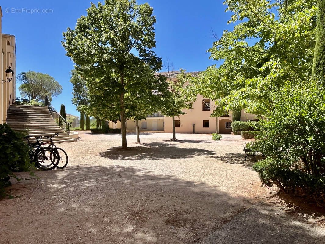 Appartement à MALLEMORT