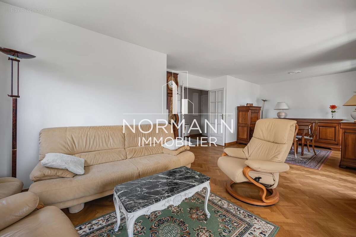 Appartement à PARIS-15E