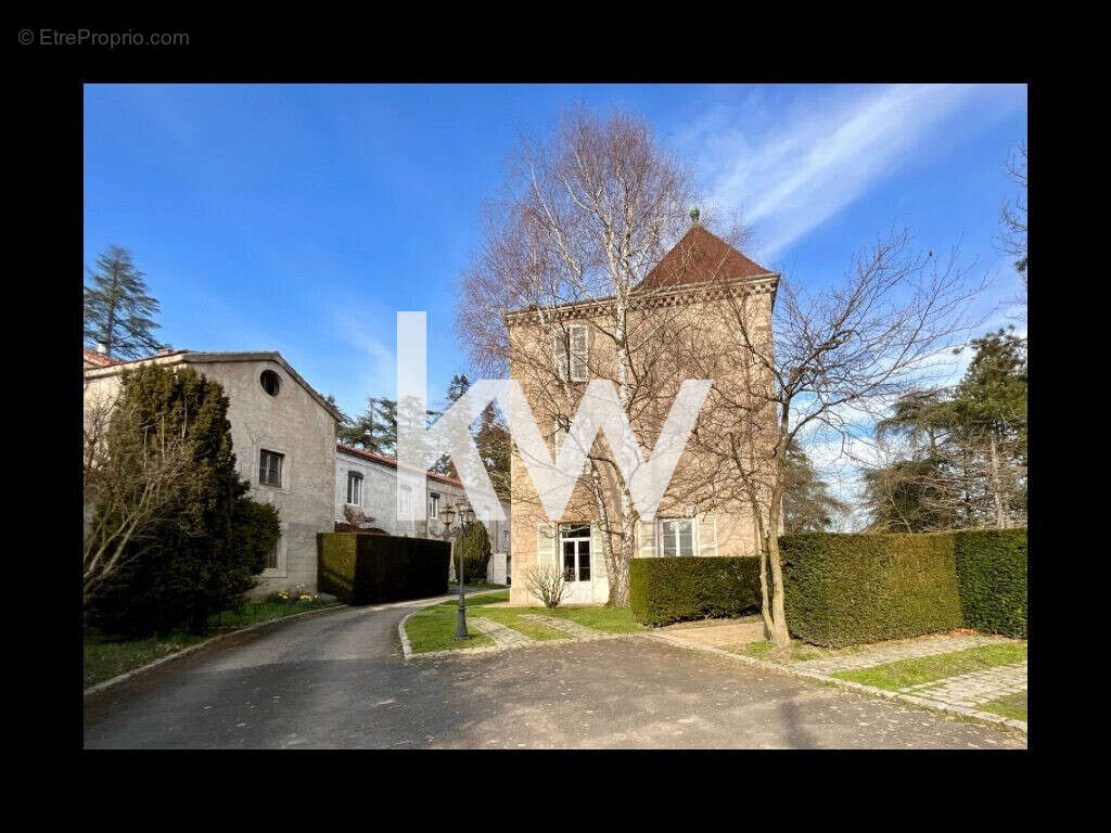 Autre à LA TALAUDIERE