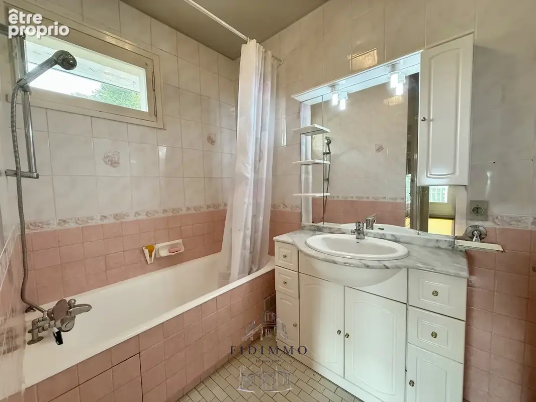 4366 - Appartement au dernier étage avec vue sur Paris - photo 10