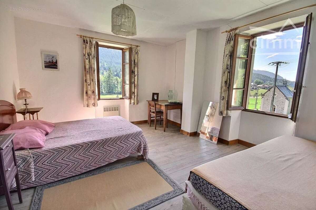 Maison à BOURGET-EN-HUILE