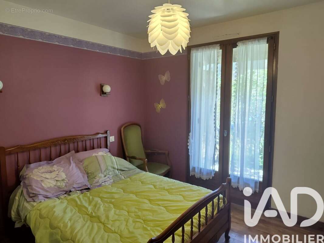 Maison 108 m² à Allas-Les-Mines  - photo 6