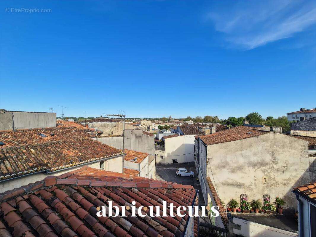 Appartement à SAINTES