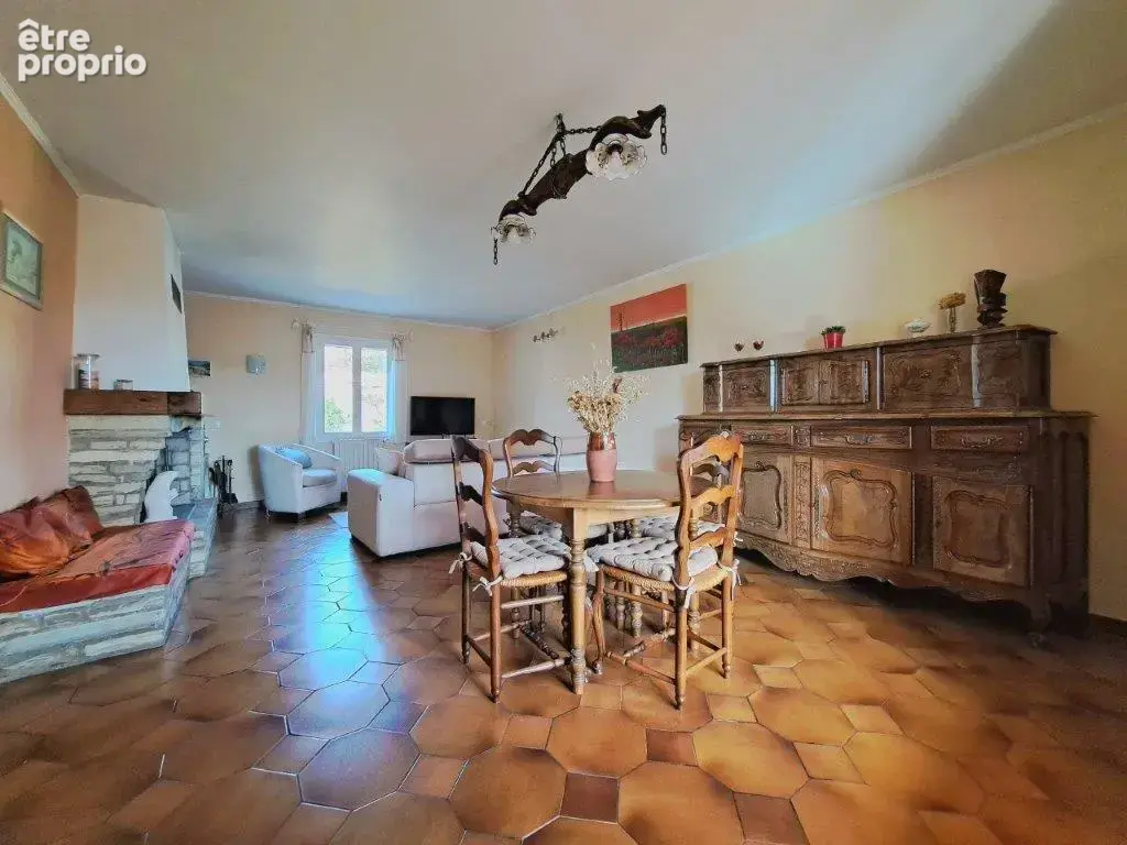A vendre à Gargas spacieuse avec deux appartements et piscine - photo 6