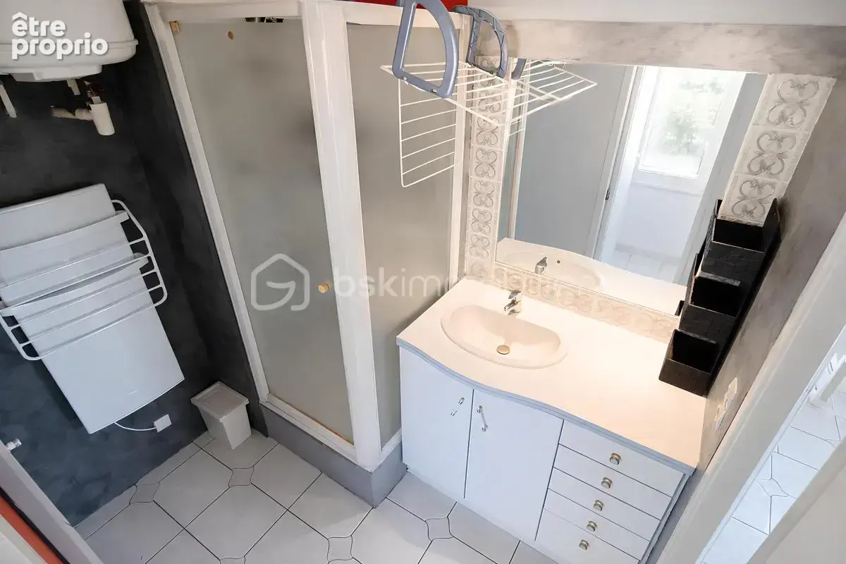 A vendre - T2 loué dernier étage – Vue Faron – Rentabilité immédiate – Parking – Cave – Toulon La Loubière – 157 000 € - photo 10