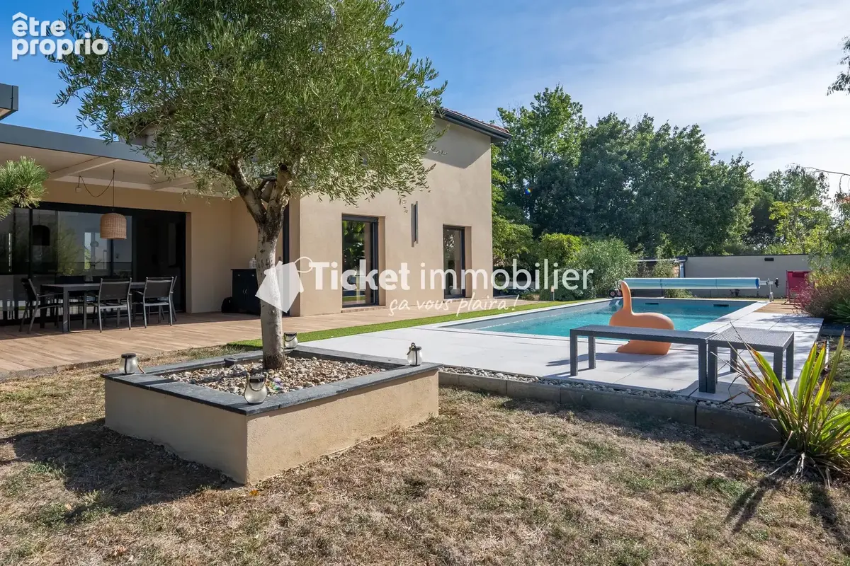 Villa 7 pièces de 304,16m2 avec piscine, carport hors couloir aérien - photo 8