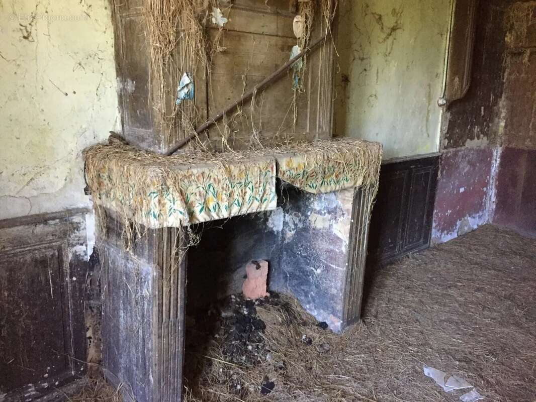 Maison à SAINT-HILAIRE-LE-CHATEAU