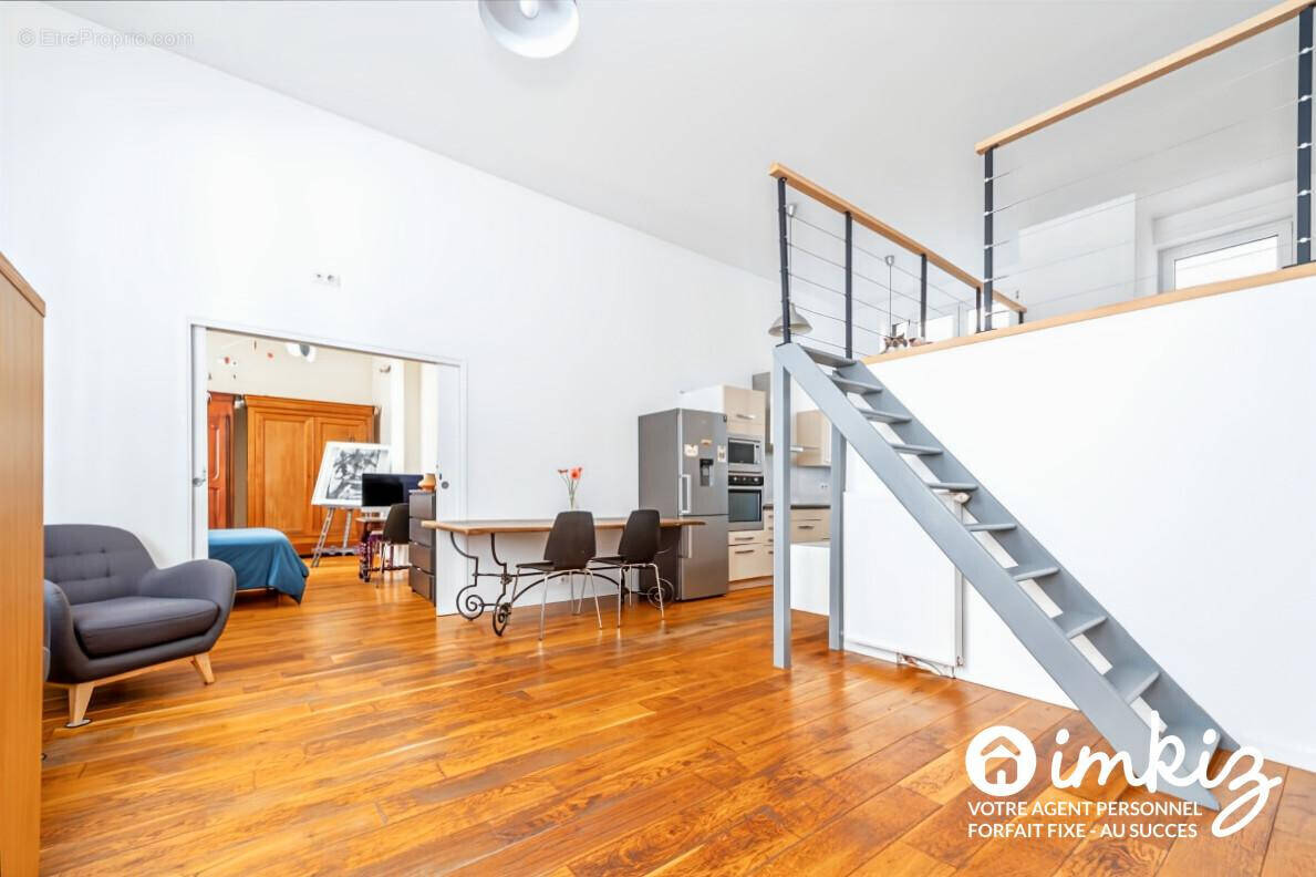 Appartement à PARIS-14E