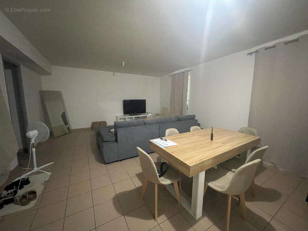 Appartement à SAINT-DONAT-SUR-L'HERBASSE