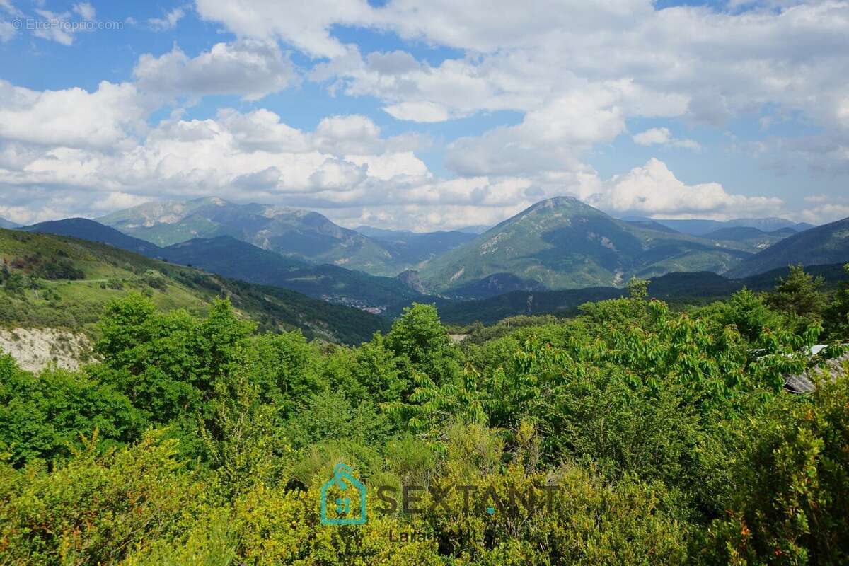 Castellane  Maison individuelle de 95 m² sur un terrain de 1800 m², à 10 minutes du centre du village, avec vue panoramique - photo 3