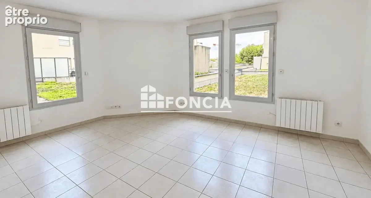 À VENDRE - PLEIN CENTRE  - T1 BIS - 37m2 - stationnement - photo 3