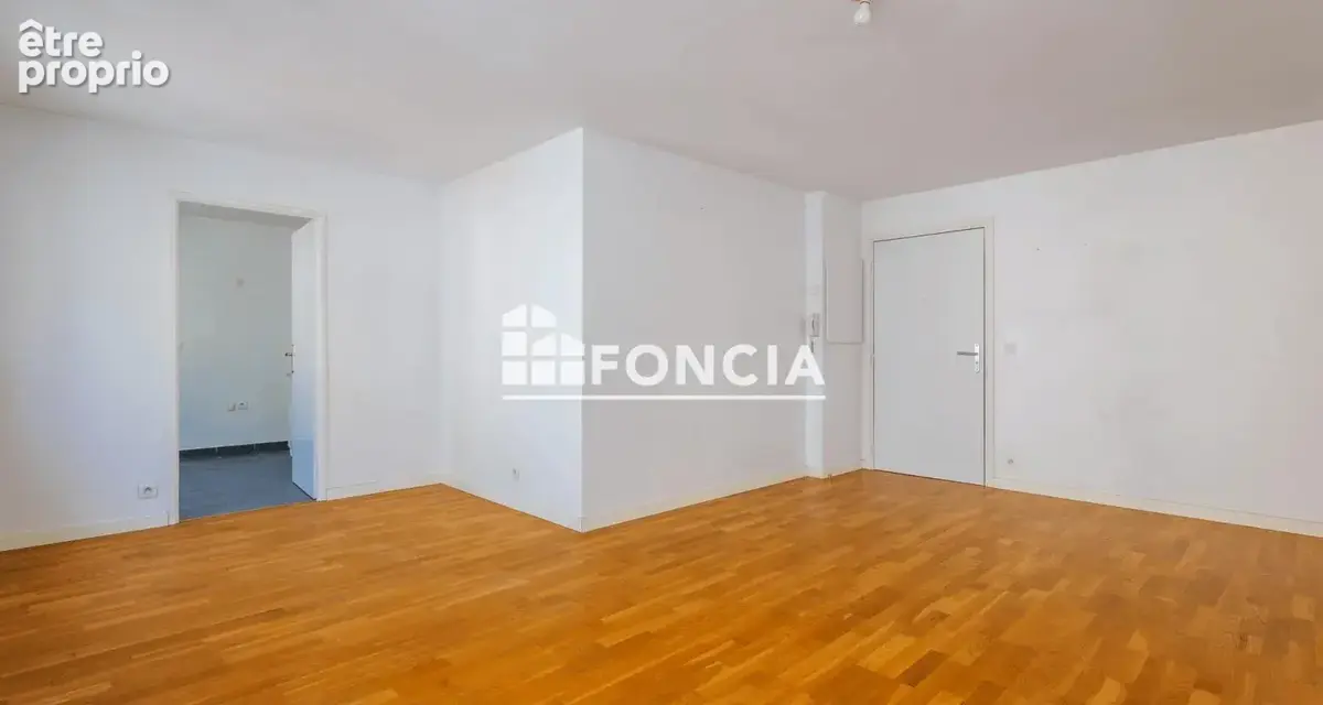 Meaux - Agréable appartement Type T3 avec Balcon et stationnement couvert - photo 2