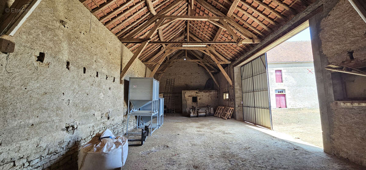 Maison à VARZY