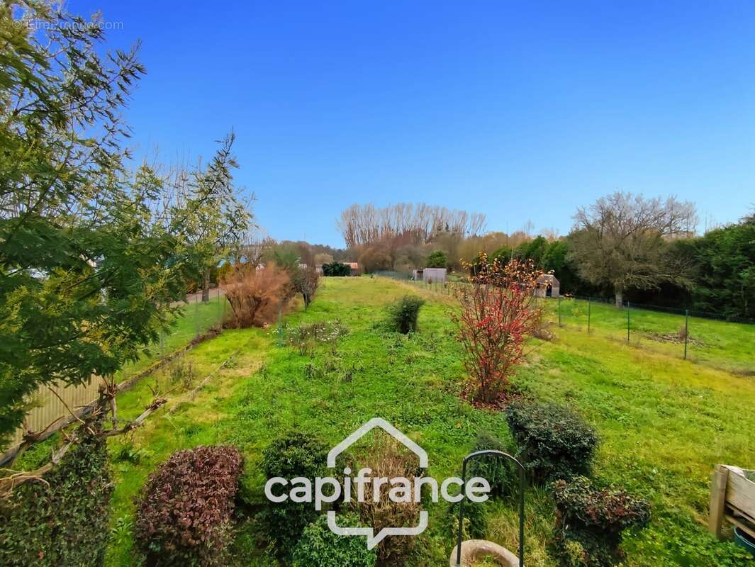 Maison à vendre 4 pièces BESSE SUR BRAYE (72)  -  terrain 2816 m²  - - photo 3