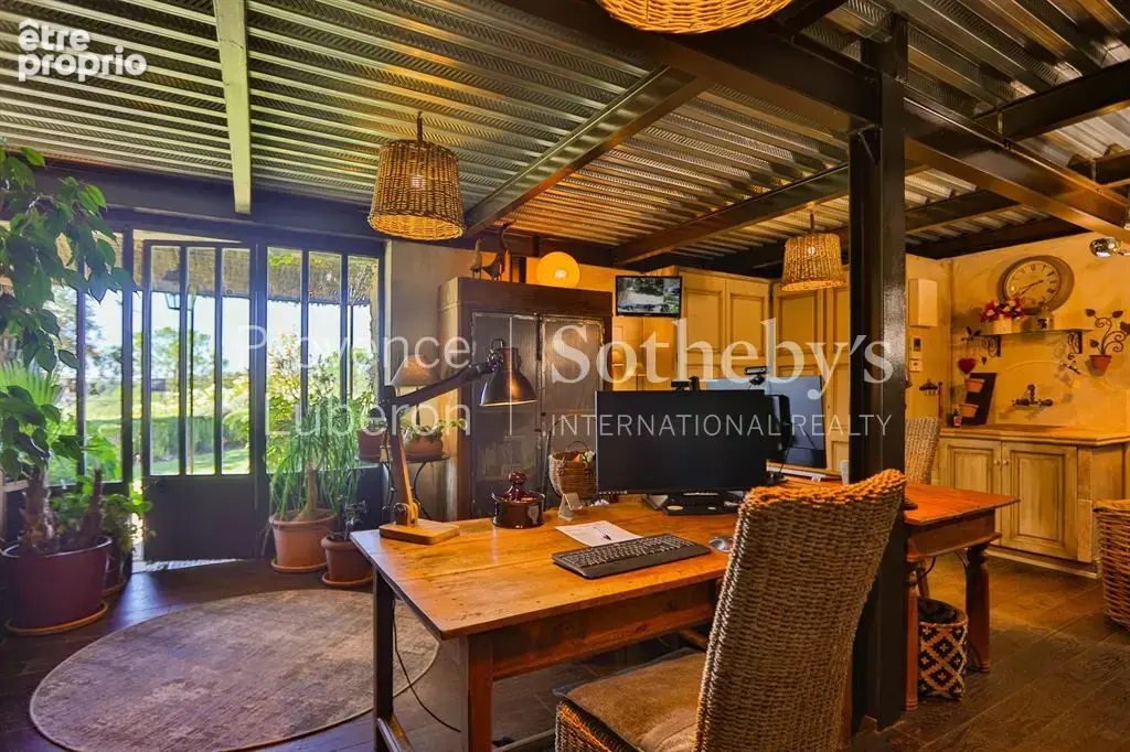Bastide de Prestige avec piscine et terrain de 104 hectares en Provence - photo 10