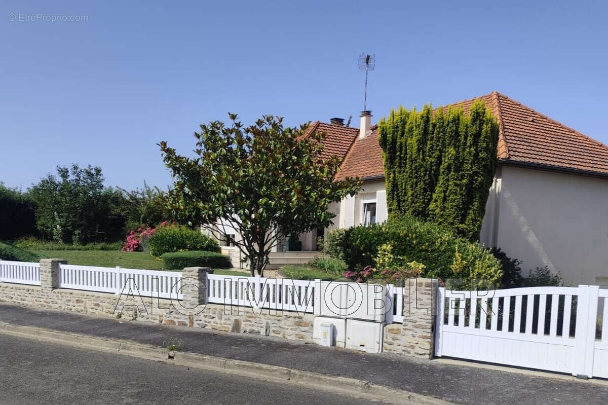 Maison à SAINT-GERMAIN-DU-CORBEIS