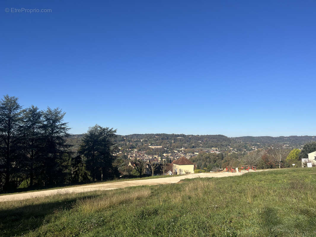 Terrain à SARLAT-LA-CANEDA