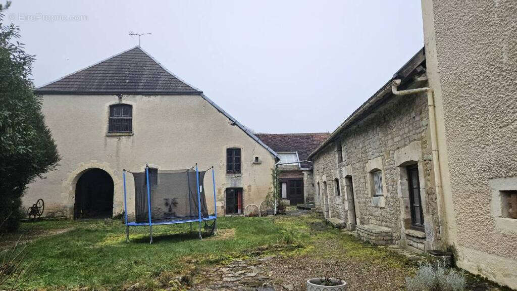 Maison à BAR-SUR-SEINE