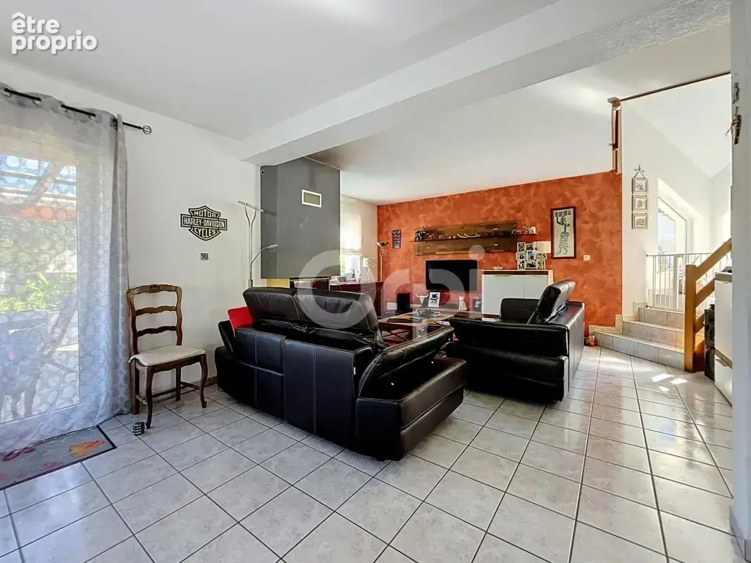 Maison à vendre: kembs – maison individuelle avec piscine, sous-sol et importants volumes de garage - photo 5
