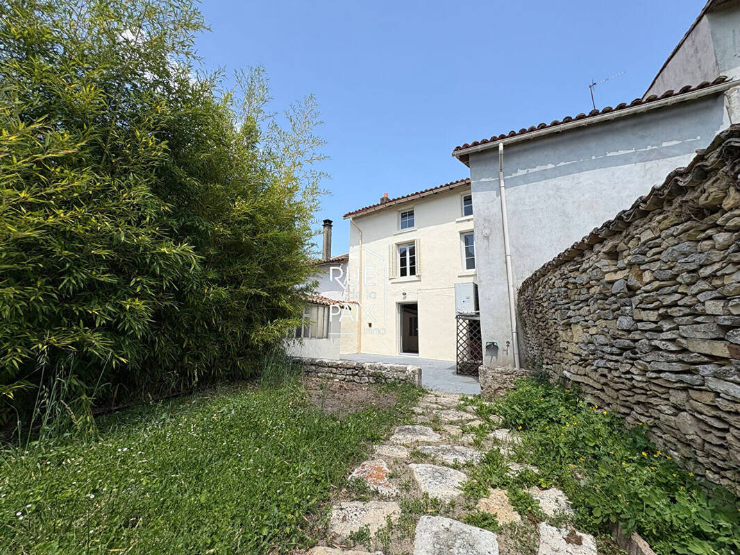 Maison à LA MOTHE-SAINT-HERAY