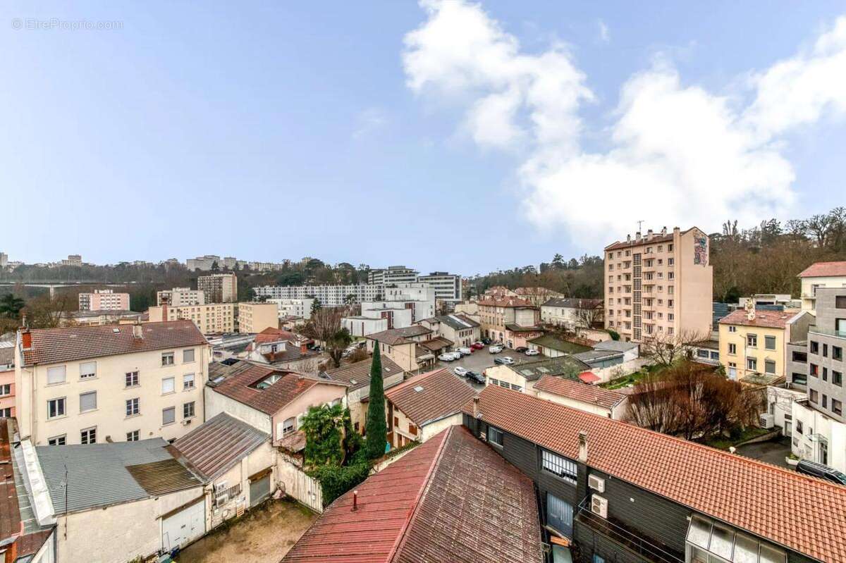 Appartement à LYON-9E